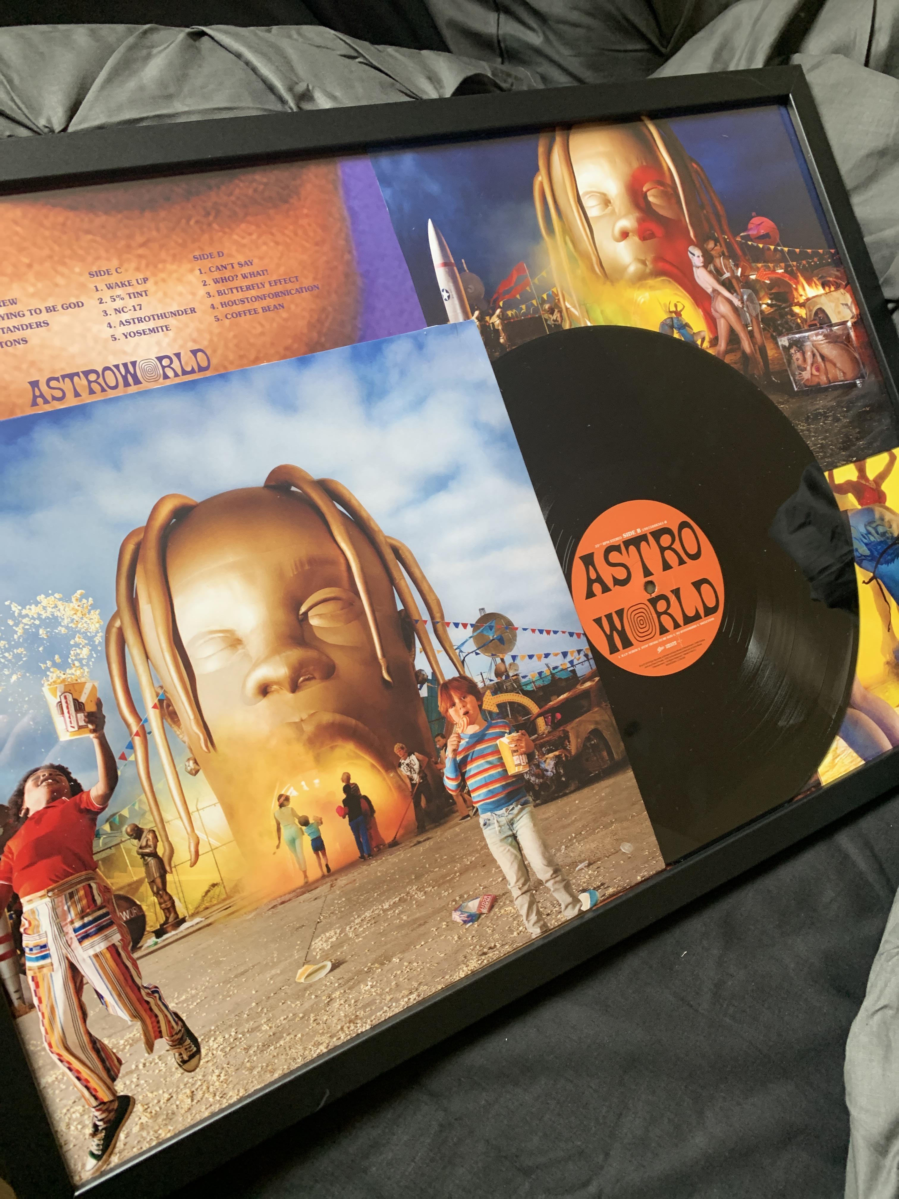 Astroworld vinyl contents (2018)